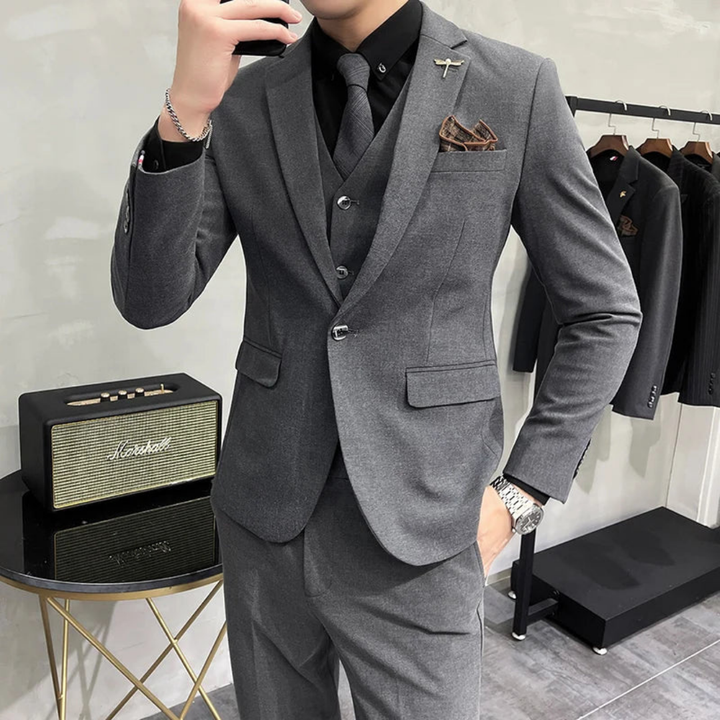 Bastian | Men’s Three Piece Suit in a Smart Tailored Fit