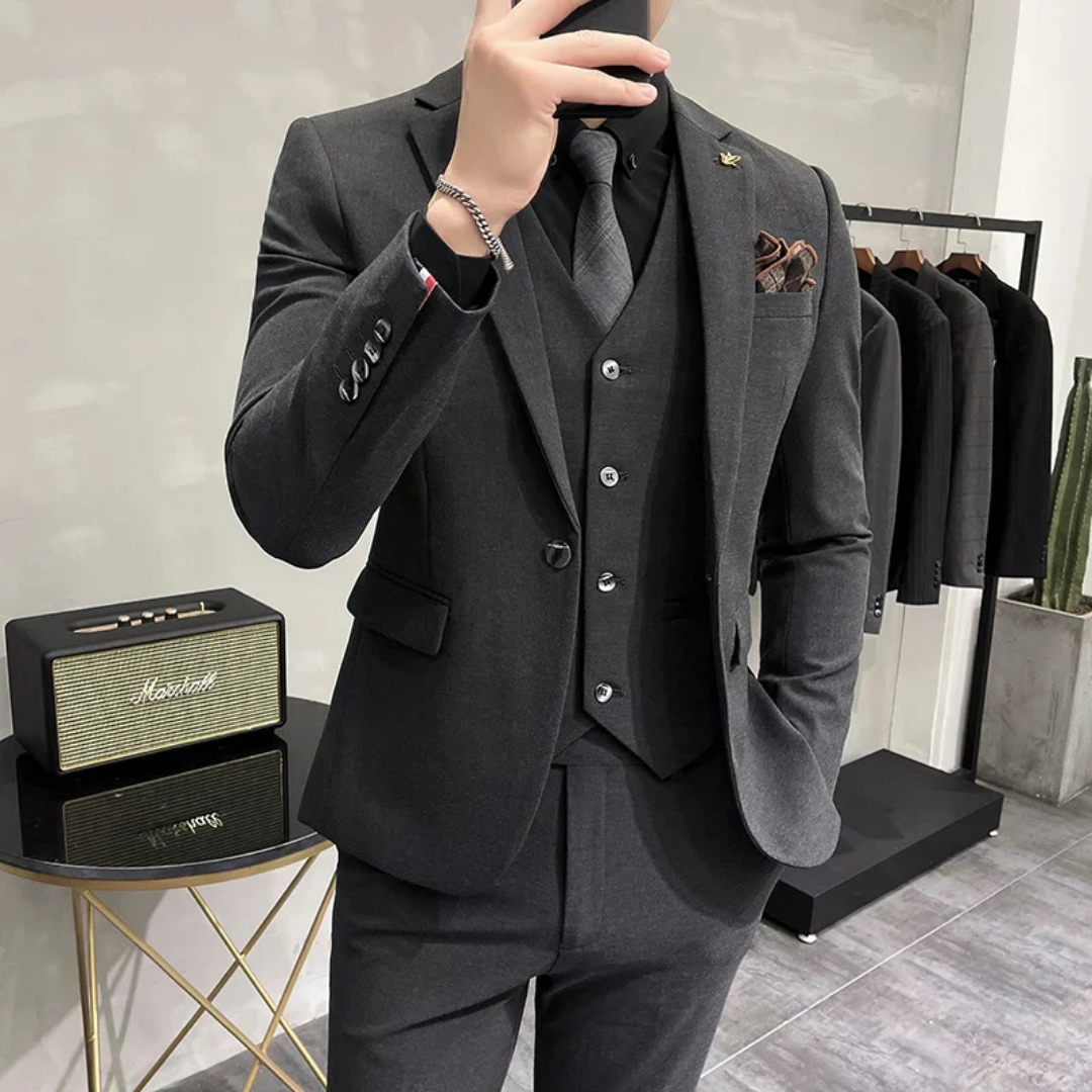 Bastian | Men’s Three Piece Suit in a Smart Tailored Fit