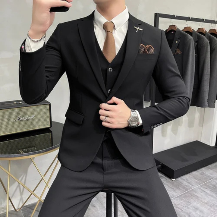 Bastian | Men’s Three Piece Suit in a Smart Tailored Fit