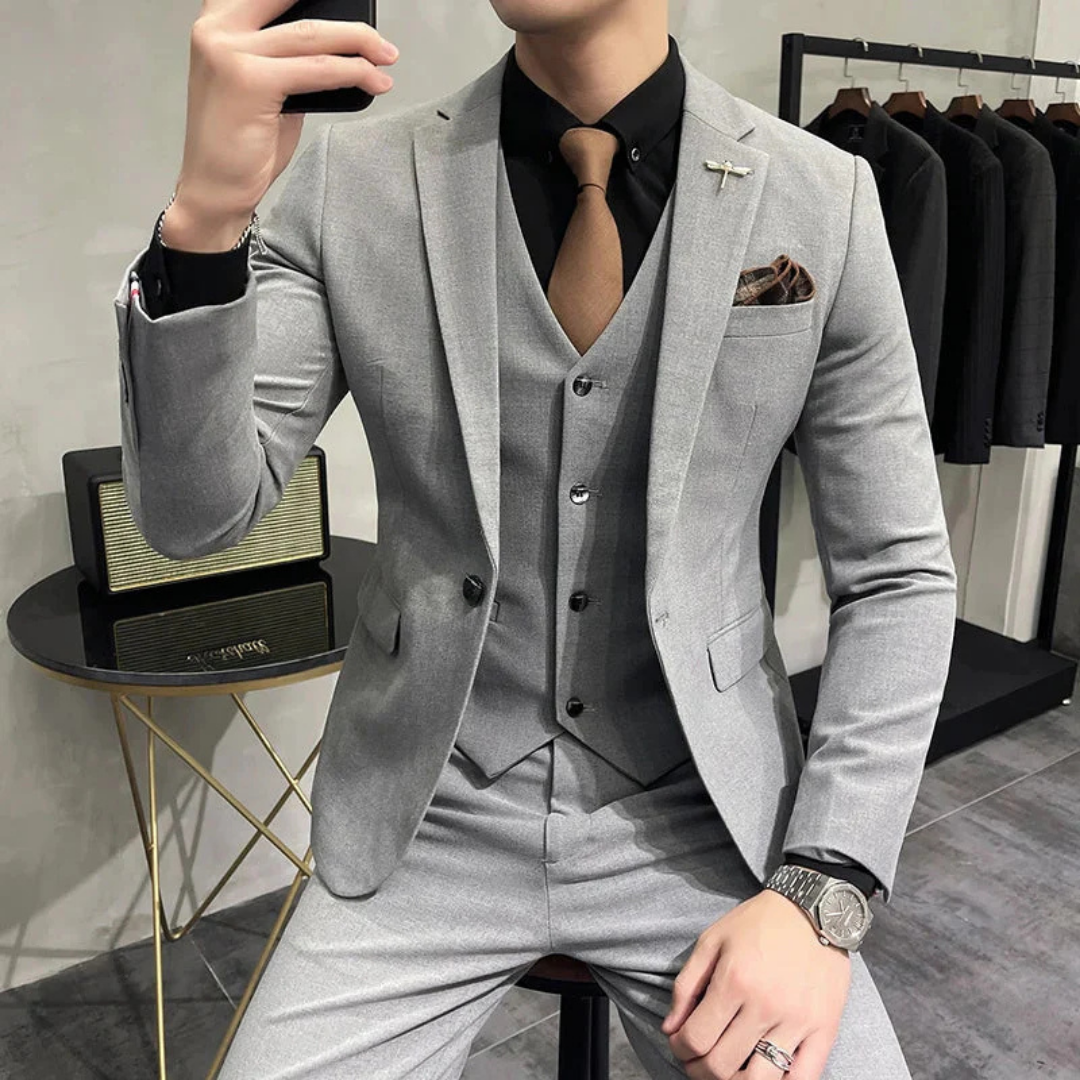 Bastian | Men’s Three Piece Suit in a Smart Tailored Fit