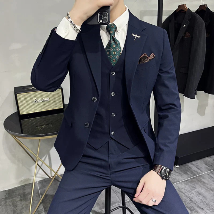 Bastian | Men’s Three Piece Suit in a Smart Tailored Fit