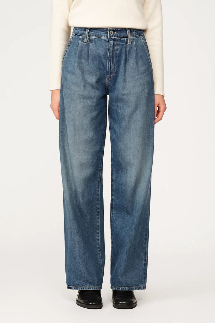 Avery | Women’s Jeans in a Relaxed Straight Leg Fit