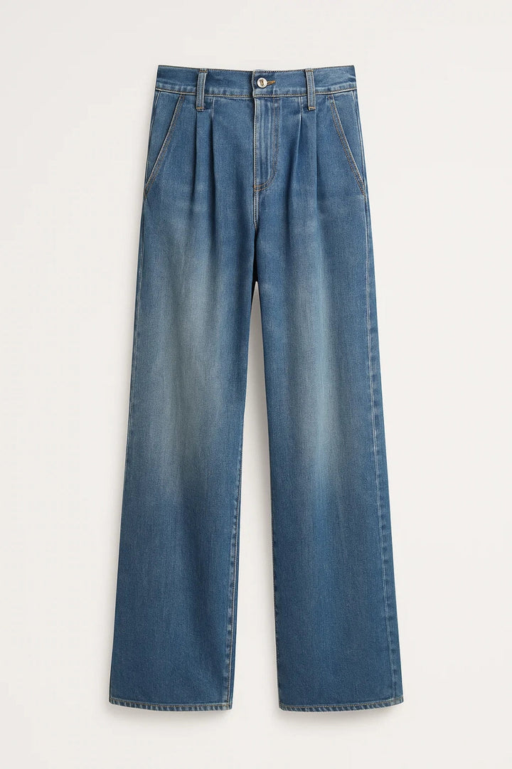 Avery | Women’s Jeans in a Relaxed Straight Leg Fit