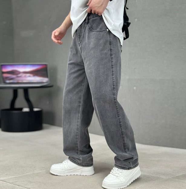 Mason | Men’s Loose Fit Jeans designed for Everyday Wear